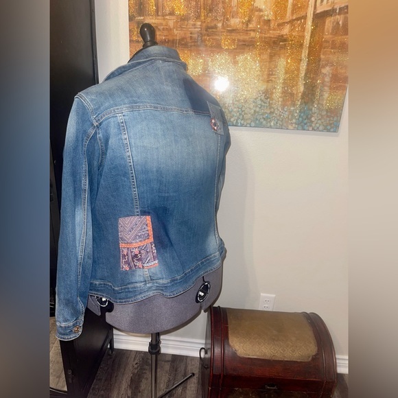 Plus size patchwork Jean jacket. 3x - Picture 7 of 10